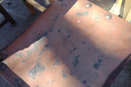 Foto: asiento de cuero afectado
